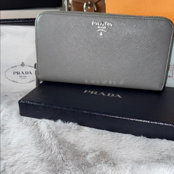 Prada Gray Textured Wallet - Picture 1 of 15